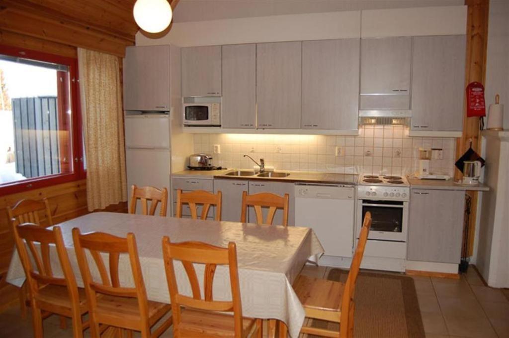 Lomaperkkioe Apartments Vuokatti Rum bild