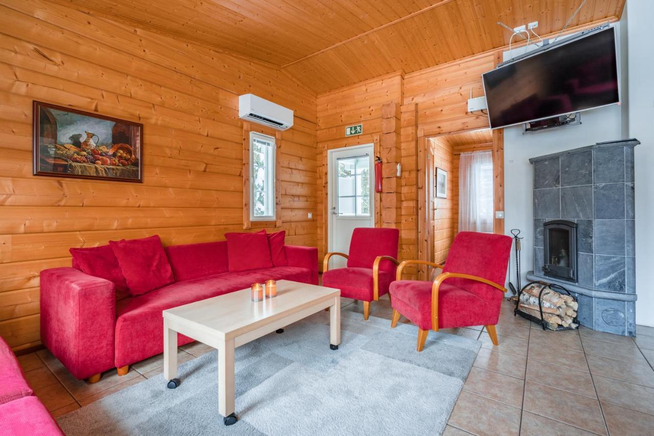 Lomaperkkioe Apartments Vuokatti Exteriör bild